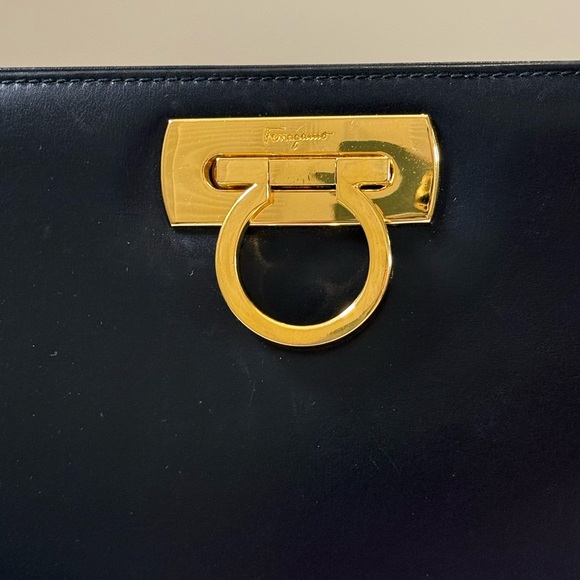 Salvatore Ferragamo Vintage Gancini Chain Bag - Picture 3 of 10